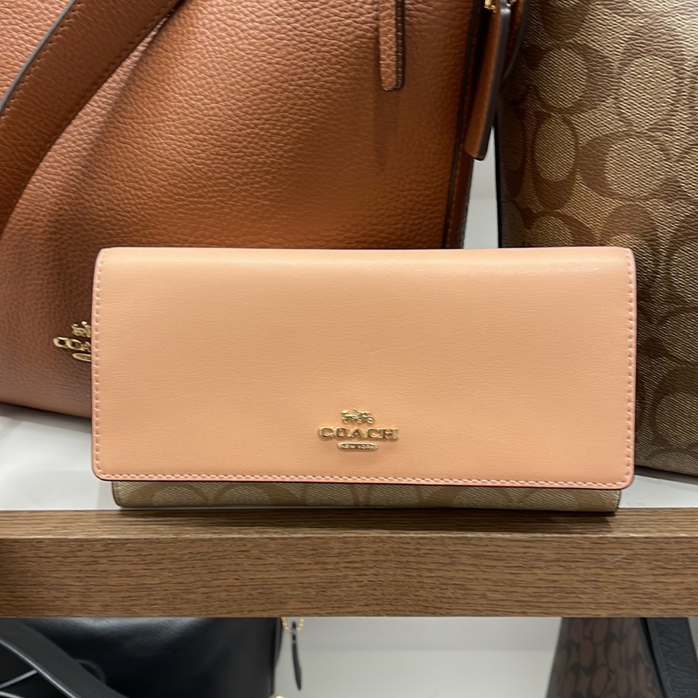 Coach Slim Trifold Wallet In Signature Canvas
IM/Light Khaki/Faded Blush - Picture 14 of 16
